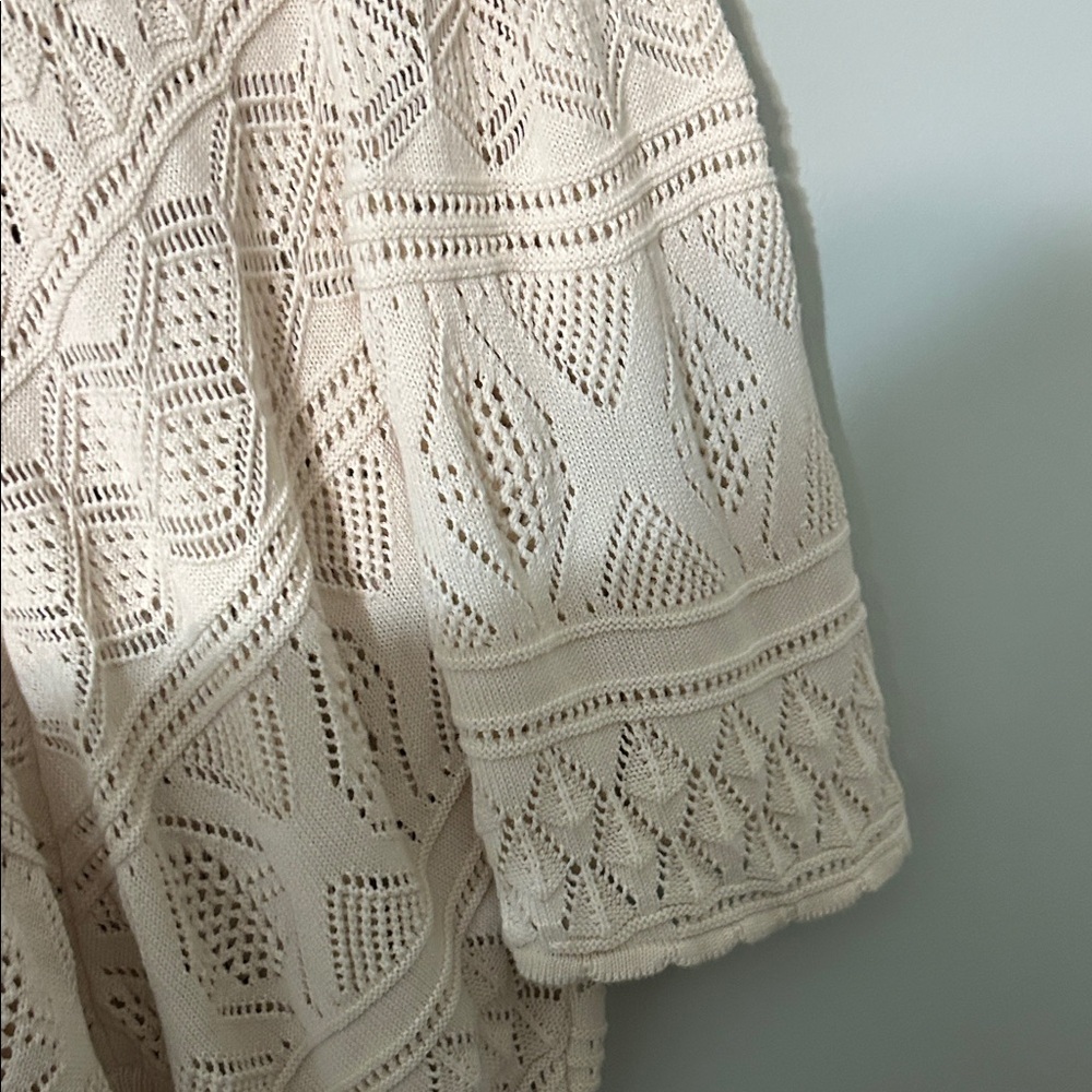 a.n.a Cream Textured Knit Sweater 22 in armpit to armpit and 28 in long. Nice - Picture 7 of 16